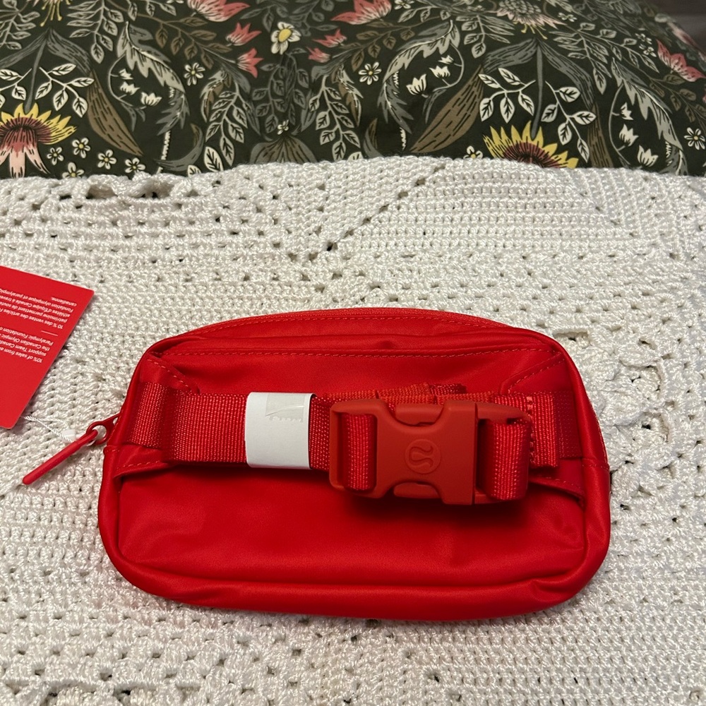 Lululemon belt bag - TEAM CANADA EDITION